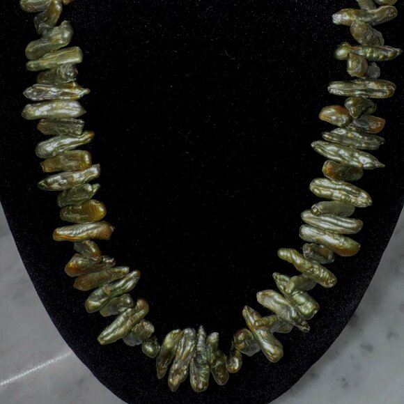 Green Fresh Water Pearl Necklace and Earring Set - Picture 2 of 12